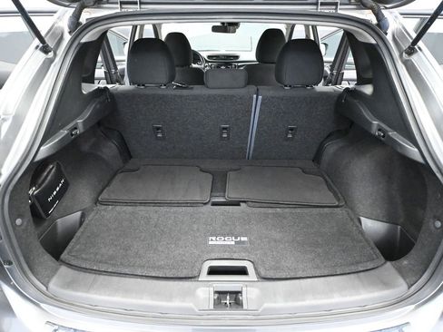 Used 2021 Nissan Rogue Sport SV image 39