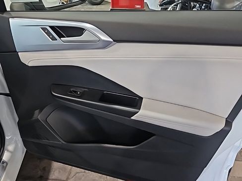 New 2026 Volkswagen Taos SE image 11