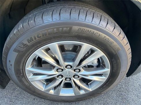 Certified 2022 Cadillac XT5 Premium Luxury image 8