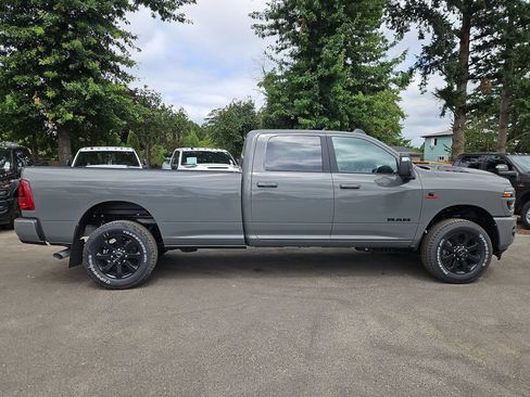 New 2026 RAM 2500 Laramie w/ Night Edition AWD/4WD image 8