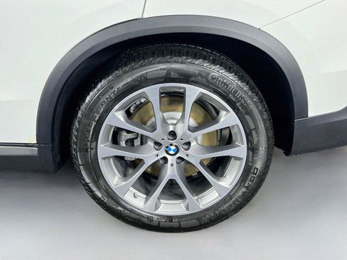 New 2026 BMW X5 xDrive50e w/ Parking Assistance Package AWD/4WD image 32