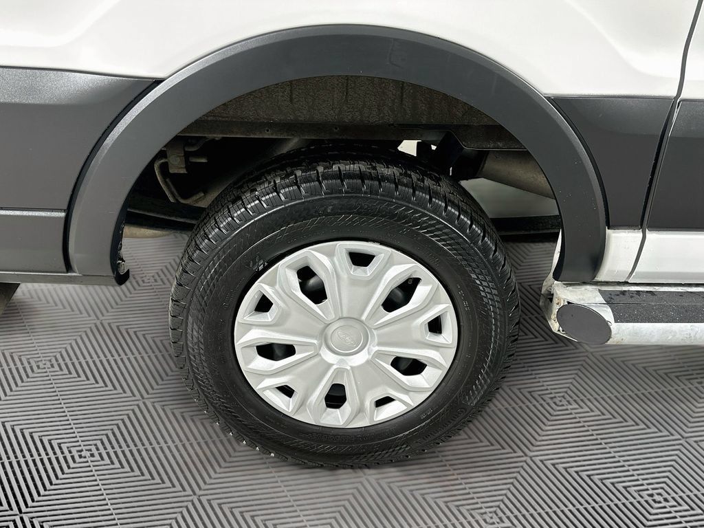 Used 2025 Ford Transit 250 Low Roof w/ Exterior Upgrade Package RWD image 28