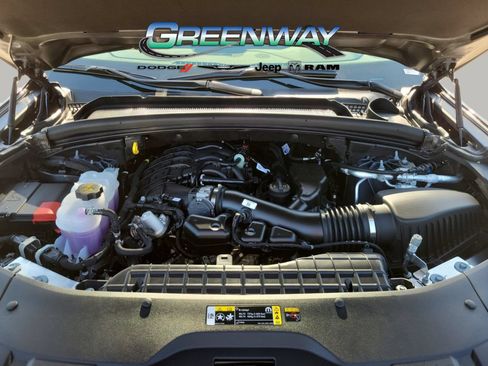 Used 2025 Jeep Grand Cherokee Limited RWD image 10