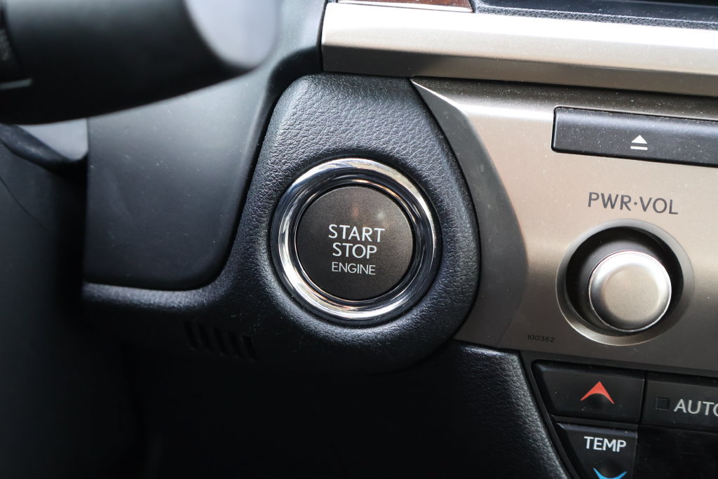 Used 2014 Lexus ES 350 w/ Ultra Luxury Package FWD image 29
