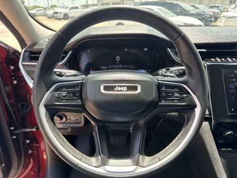 Used 2024 Jeep Grand Cherokee Laredo RWD image 21