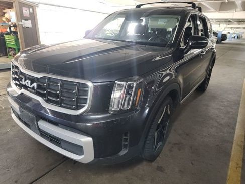 Certified 2025 Kia Telluride S image 5
