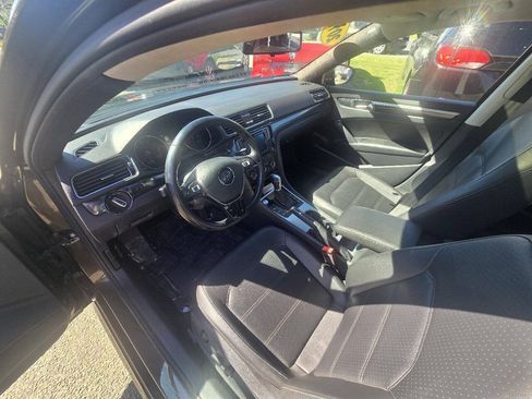 Used 2019 Volkswagen Passat 2.0T Wolfsburg FWD image 18