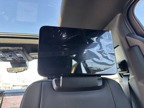 New 2026 GMC Yukon XL Denali w/ Denali Reserve Package image 28