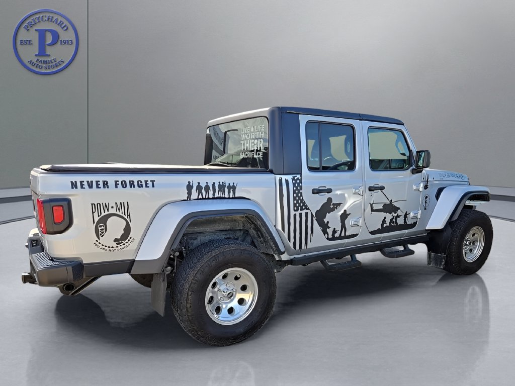 Used 2022 Jeep Gladiator Sport AWD/4WD image 2