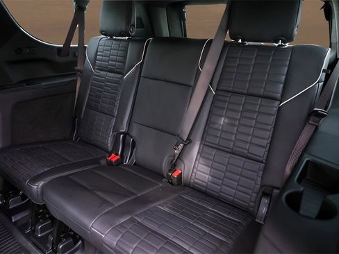 Certified 2025 Cadillac Escalade ESV V image 26