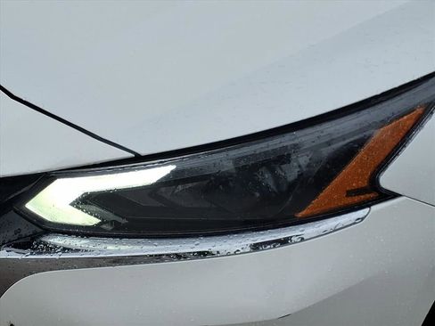 Used 2024 Nissan Altima 2.5 SV FWD image 11