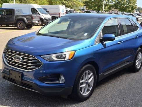 Used 2021 Ford Edge SEL w/ Convenience Package image 4