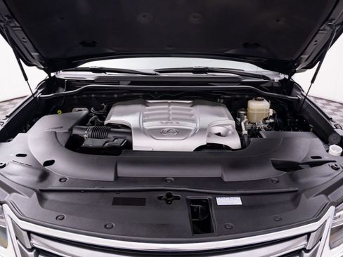 Used 2021 Lexus LX 570 4WD w/ Luxury Package image 29