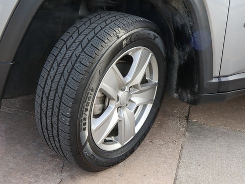 Used 2022 Jeep Compass Latitude w/ Sun and Sound Group image 17