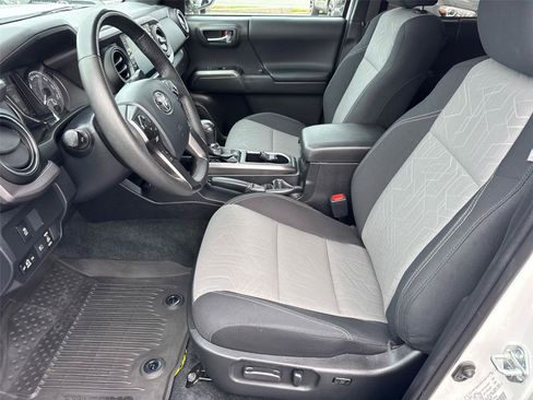 Used 2023 Toyota Tacoma TRD Sport AWD/4WD image 25