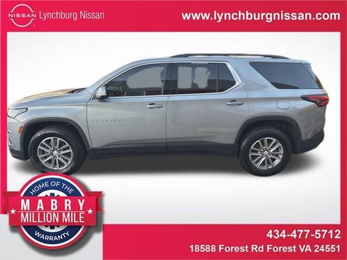 Used 2024 Chevrolet Traverse LT image 1