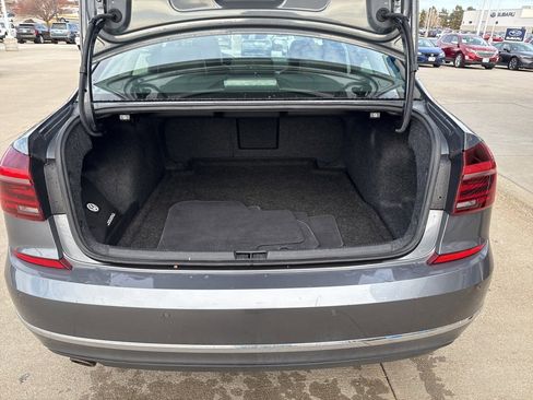 Used 2018 Volkswagen Passat 2.0T SEL Premium image 40