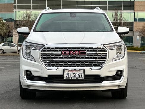 Used 2023 GMC Terrain Denali w/ Denali Premium Package image 9
