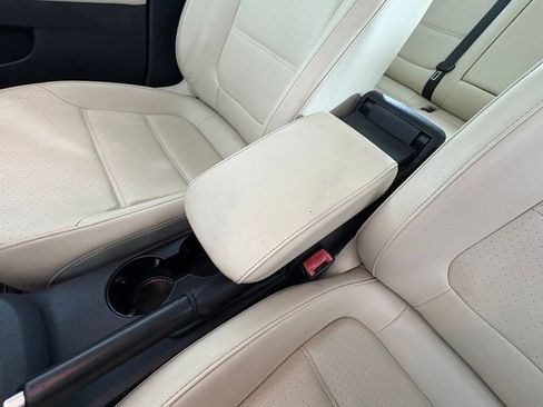 Used 2016 Volkswagen Jetta SEL FWD image 32