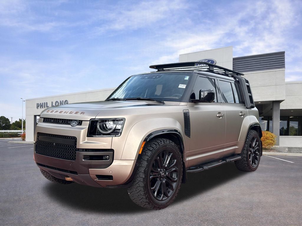 Used 2025 Land Rover Defender 110 AWD/4WD image 4