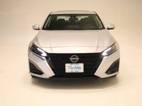 Used 2023 Nissan Altima 2.5 SL FWD image 3