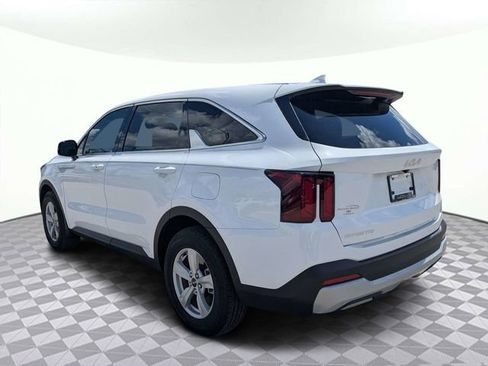 Used 2026 Kia Sorento LX FWD image 6