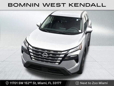 Used 2024 Nissan Rogue SV image 20