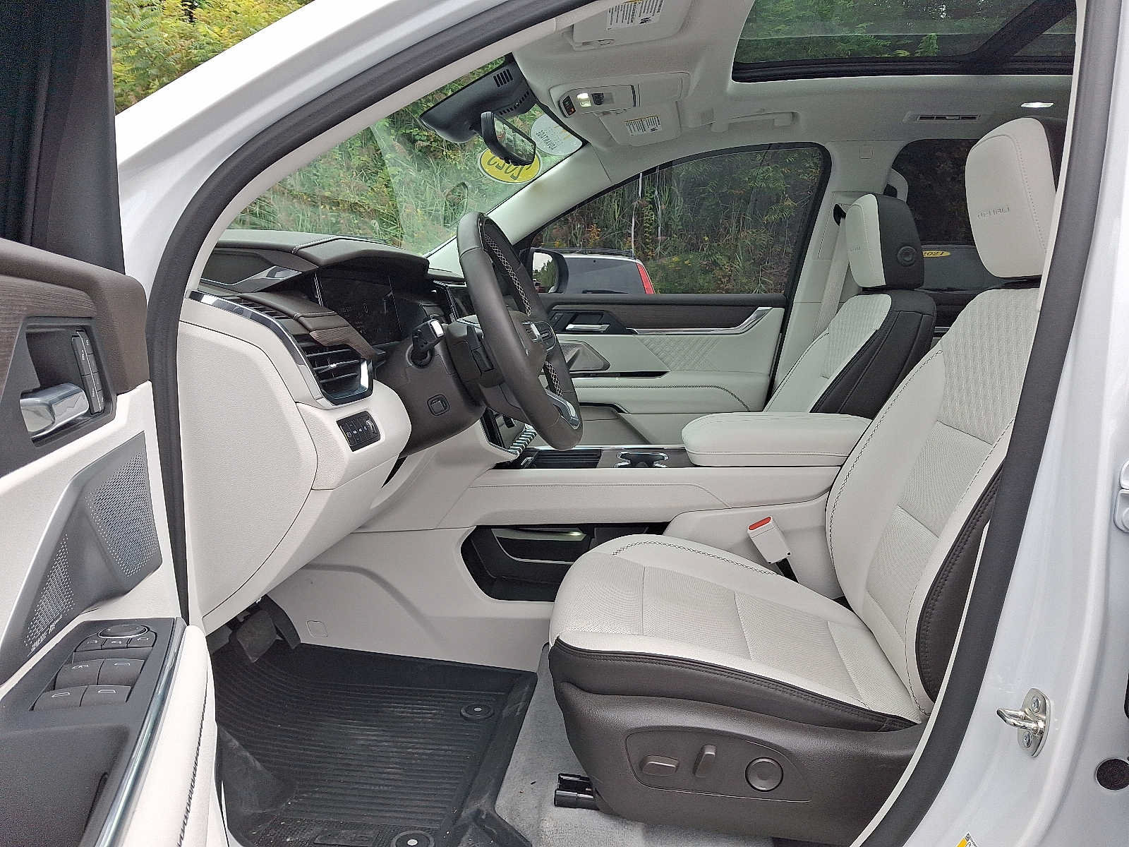 Used 2025 GMC Acadia Denali w/ Super Cruise Package AWD/4WD image 14