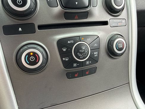 Used 2013 Ford Edge SEL FWD image 17