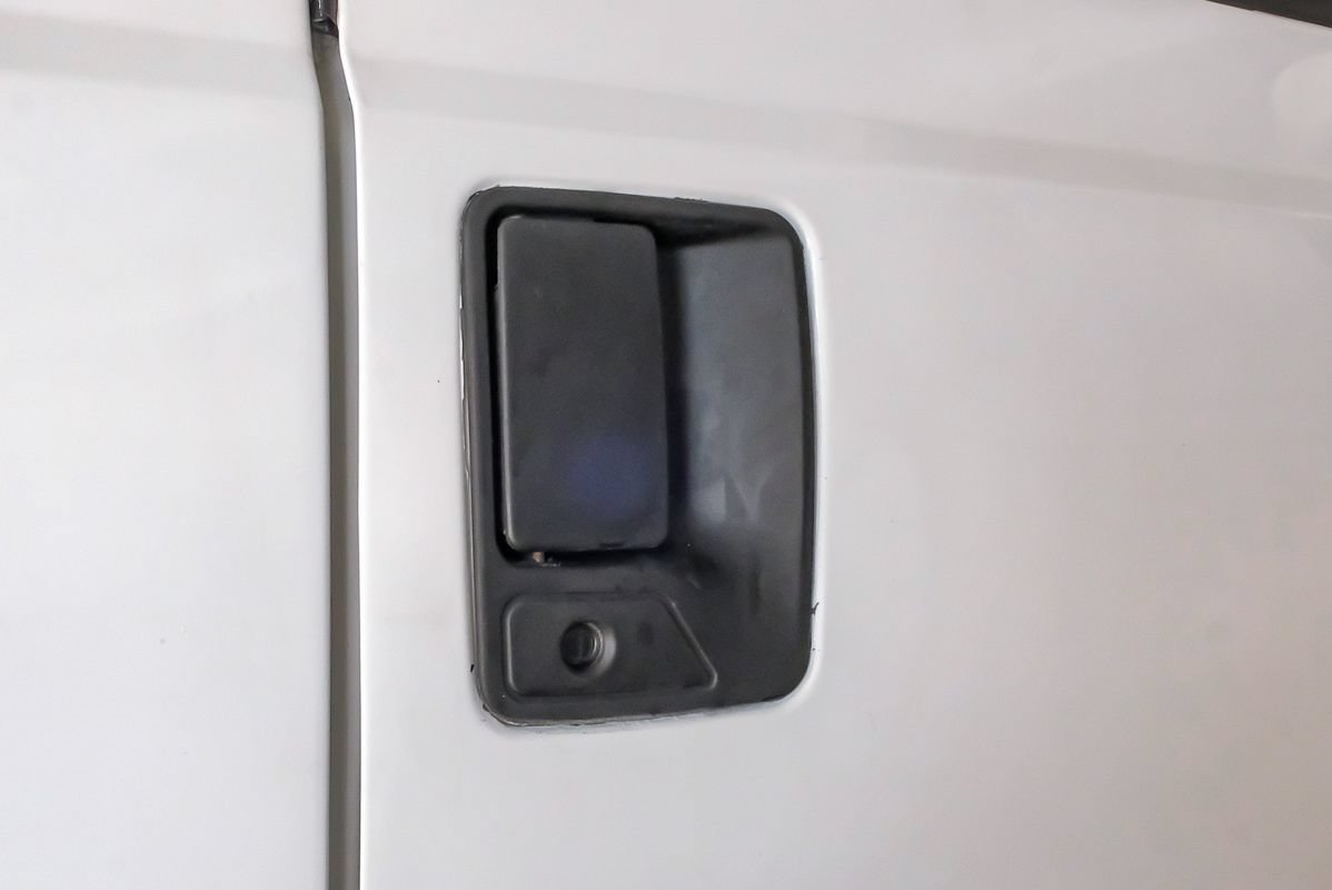 Used 2005 Ford F250 XL AWD/4WD image 38