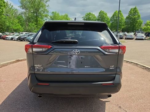 Used 2024 Toyota RAV4 LE AWD/4WD image 4