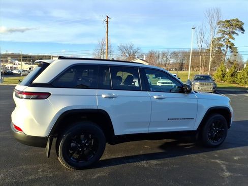New 2026 Jeep Grand Cherokee Altitude AWD/4WD image 5