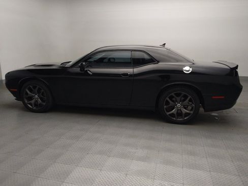 Used 2018 Dodge Challenger SXT Plus RWD image 3