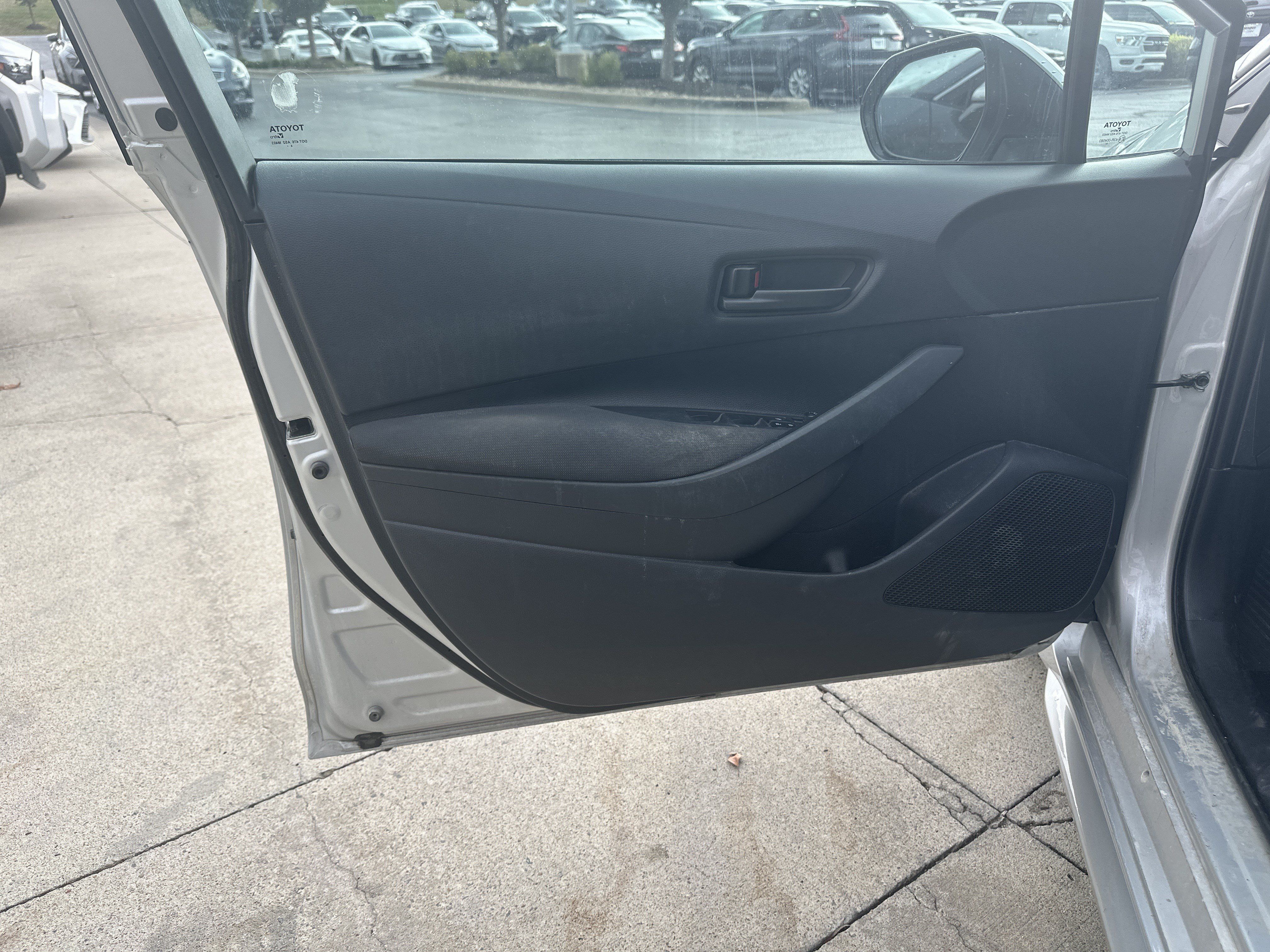 Used 2025 Toyota Corolla LE FWD image 13
