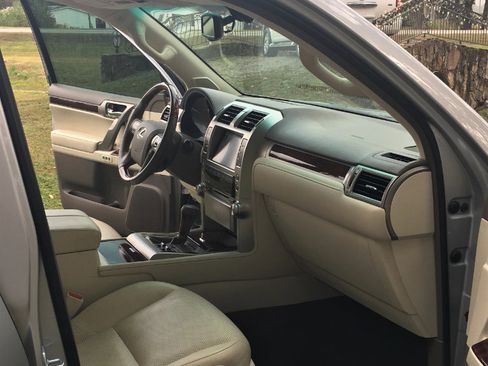 Used 2011 Lexus GX 460 image 15