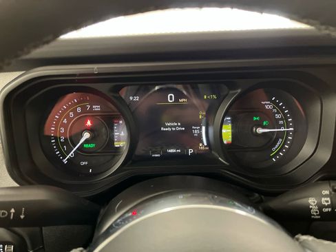 Used 2025 Jeep Wrangler Backcountry image 24