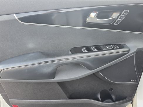 Used 2018 Kia Sorento SX FWD image 25