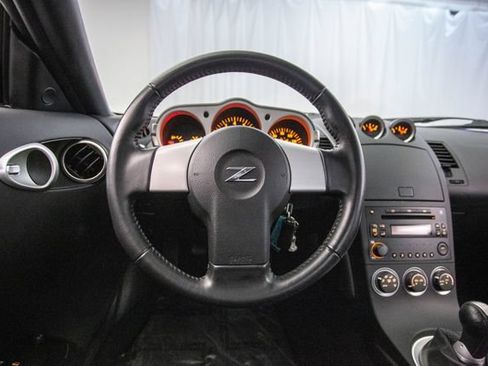 Used 2005 Nissan 350Z Coupe w/ (N93) Cargo Convenience Pkg RWD image 42