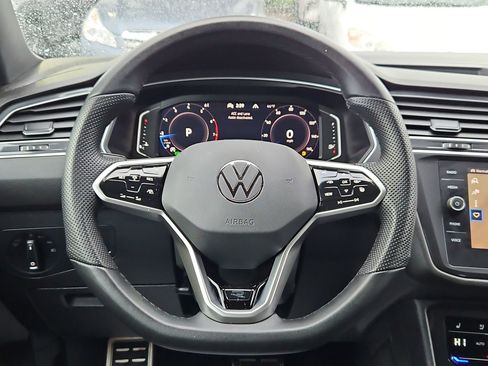 Used 2024 Volkswagen Tiguan SEL R-Line image 14