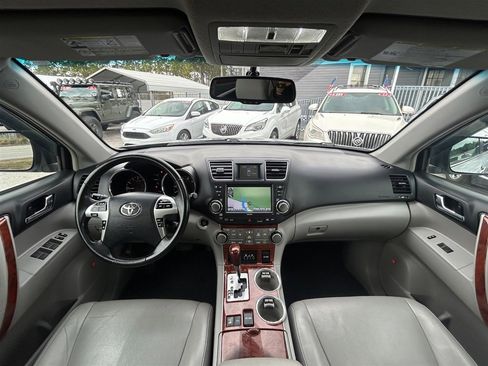 Used 2012 Toyota Highlander Limited image 12