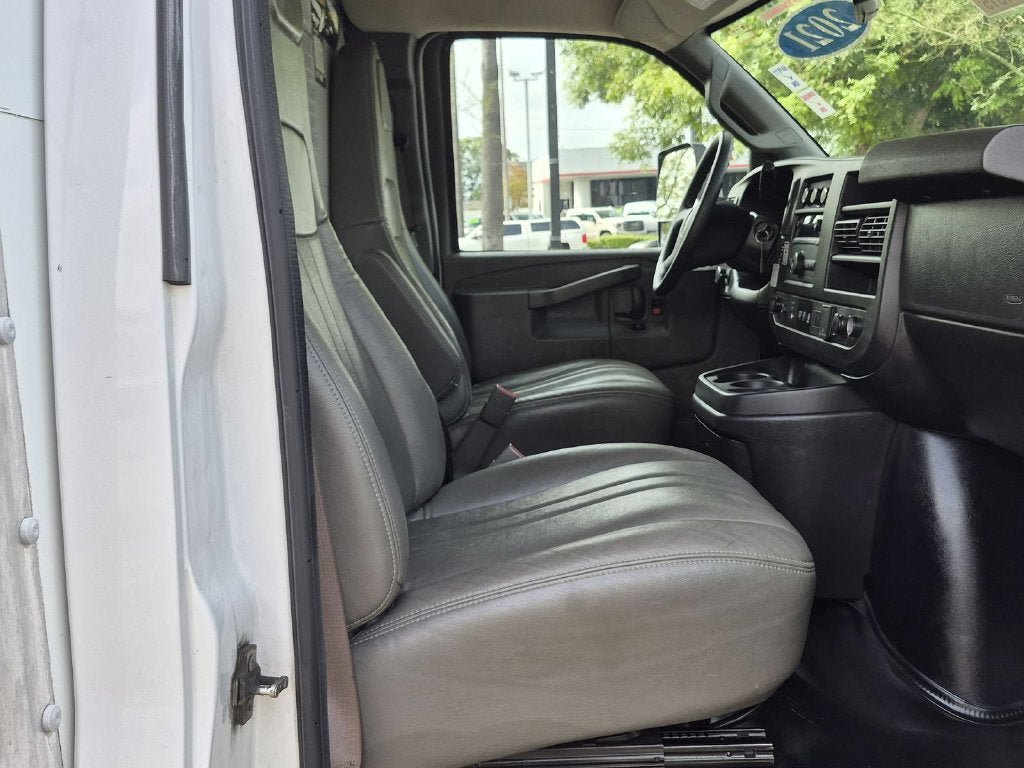 Used 2021 GMC Savana 3500 Extended w/ Power Convenience Package RWD image 29