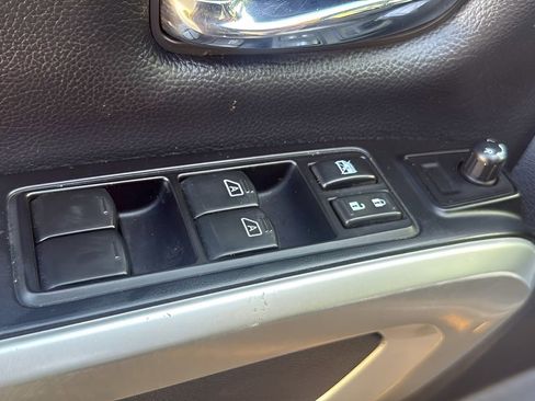 Used 2019 Nissan Titan PRO-4X w/ Pro-4x Convenience Package image 10