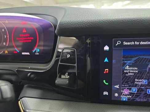 Certified 2026 Porsche Cayenne AWD/4WD image 17