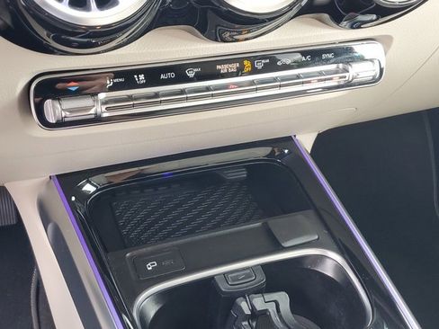 Used 2022 Mercedes-Benz GLB 250 image 26