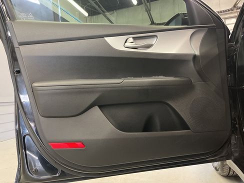 Used 2023 Kia Forte LX image 10