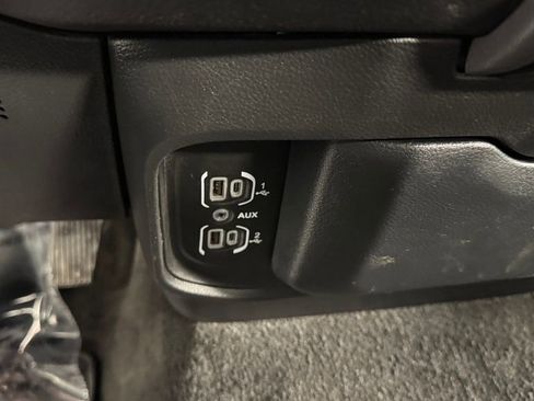 Used 2023 RAM 1500 Laramie image 28