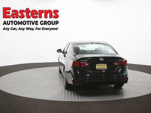 Used 2023 Nissan Altima 2.5 SV FWD image 39