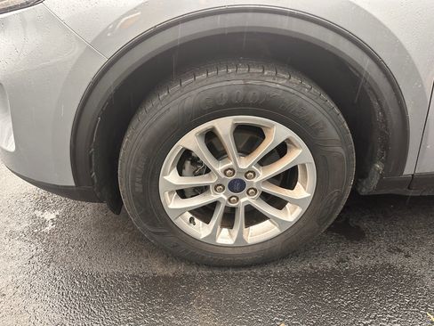 Used 2021 Ford Escape SE image 12