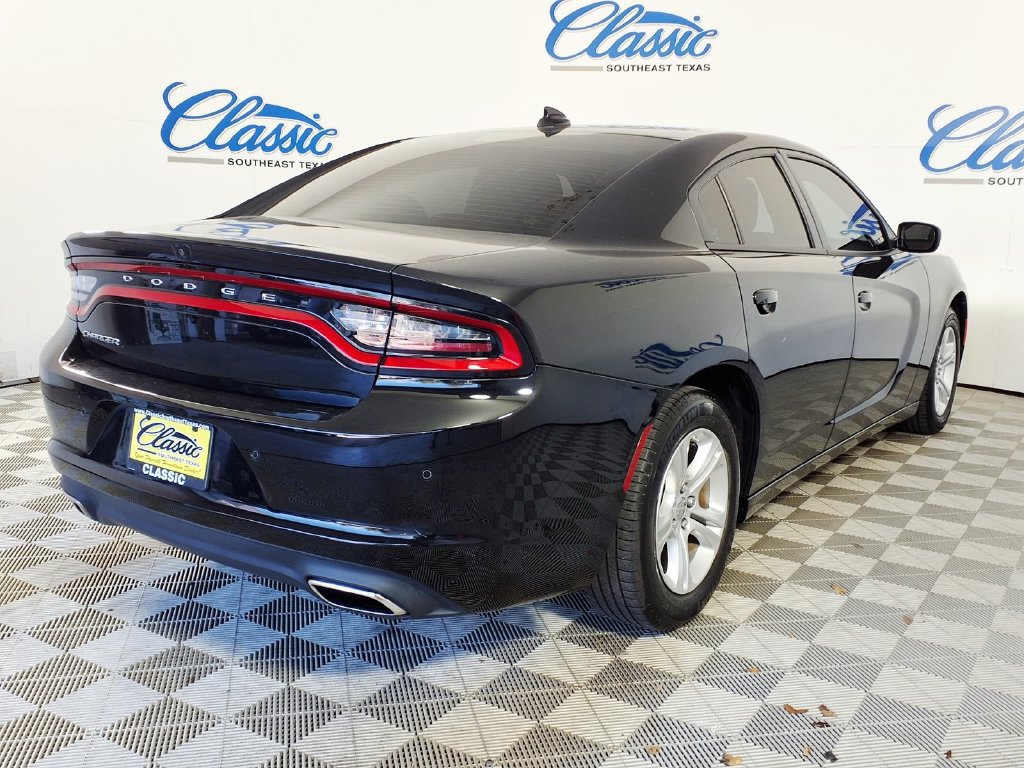 Used 2023 Dodge Charger SXT w/ Cold Weather Package RWD image 4
