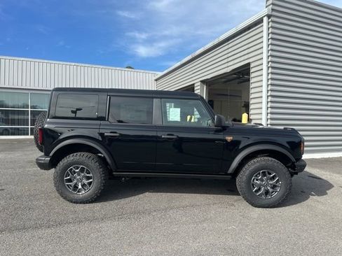 New 2025 Ford Bronco Badlands AWD/4WD image 2